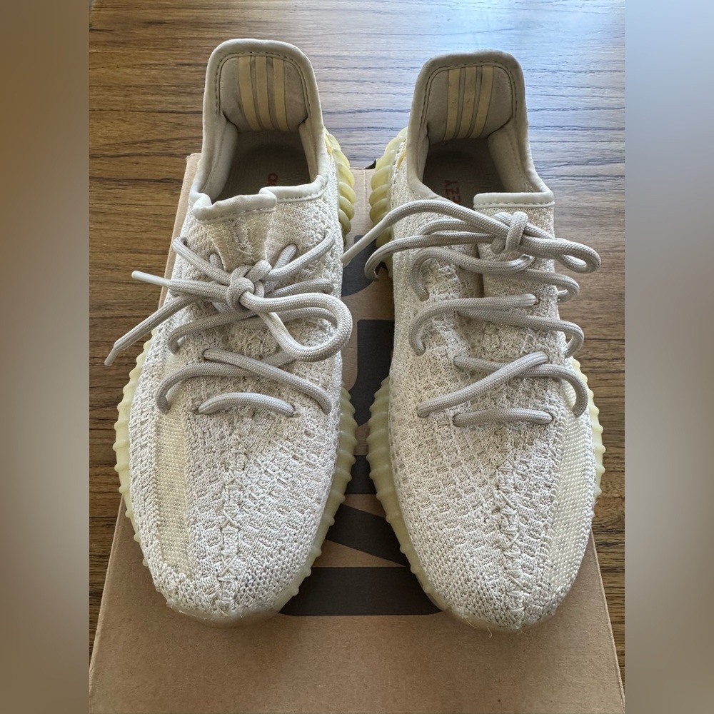 Adidas Yeezy Boost 350 V2 Light Sneakers